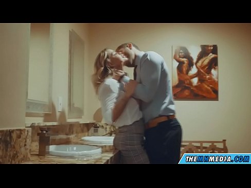❤️ Kiam belplena blondulo delogas vin en publika necesejo ❤ Seksofilmeto ĉe eo.mkdou33miass.ru ﹏